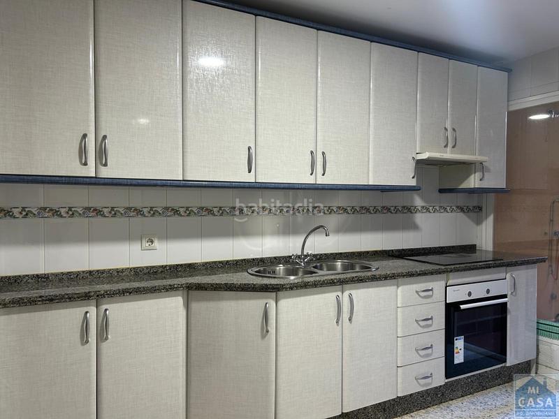 Foto f5738aab-6b19-4a0d-995e-4dc5f3c51cf0. Pis amb aparcament a Sur Mérida