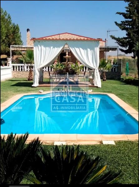 Foto a8dfdc59-d779-41f8-9ec0-f7573a819362. Xalet amb piscina a Oeste Mérida