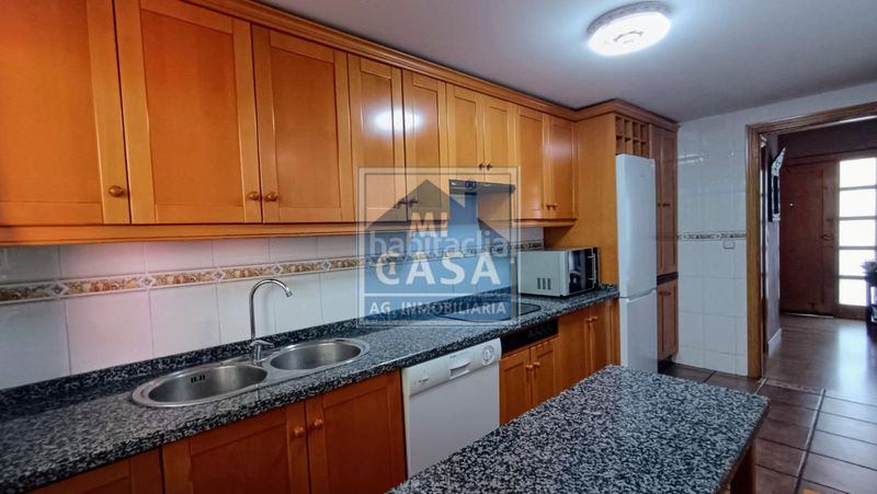 Foto 99ddc529-ec04-485b-bb01-a45f6d240d17. Xalet amb aparcament a Norte Mérida