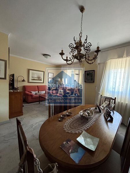Foto 919d7c18-352b-4d48-b77a-4d7e0643d76e. Casa amb calefacció aparcament a Centro Mérida