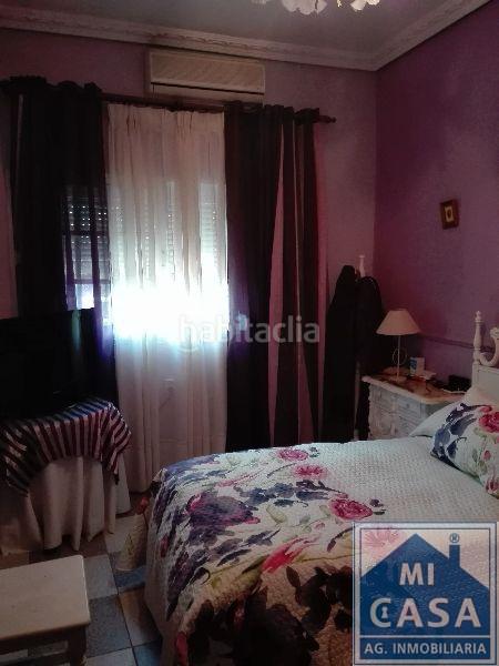 Foto c73201fc-261e-4a79-8bd4-c958fe2292e0. Xalet amb aparcament a Centro Mérida