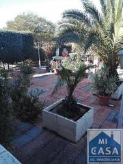 Chalet en Centro. Zona tranquila y al lado de merida,bien comunicada y rodeada de