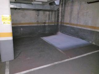 Lloguer Aparcament cotxe  Carrer de violant d'hongria reina d'aragó. Parking doble en sants.