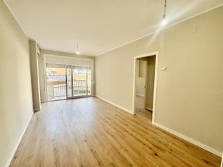 Etagenwohnung  Carrer de los castillejos. Piso de 92m2. todo reformado.