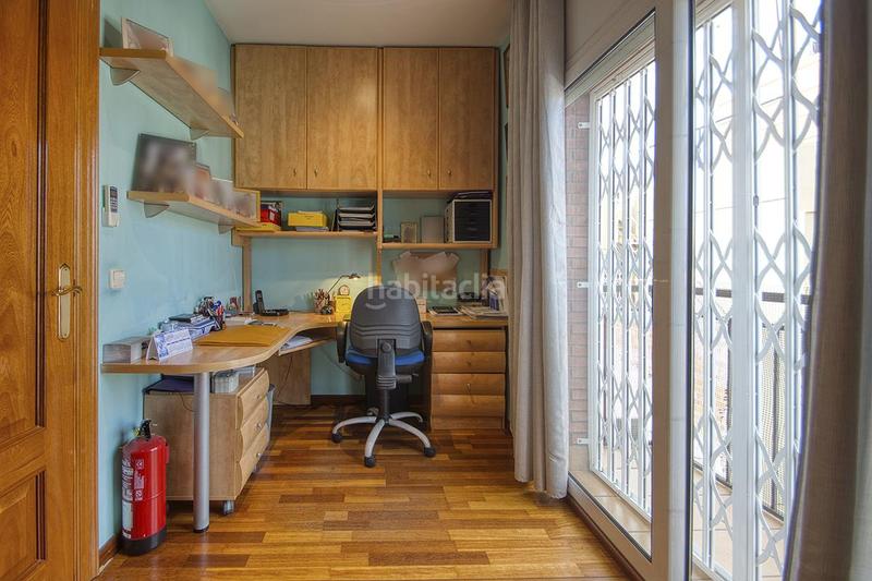 Foto 5a3e3961-d8a4-4297-b55a-87f285bc97c1. Casa amb calefacció aparcament a Sant Andreu de Palomar Barcelona