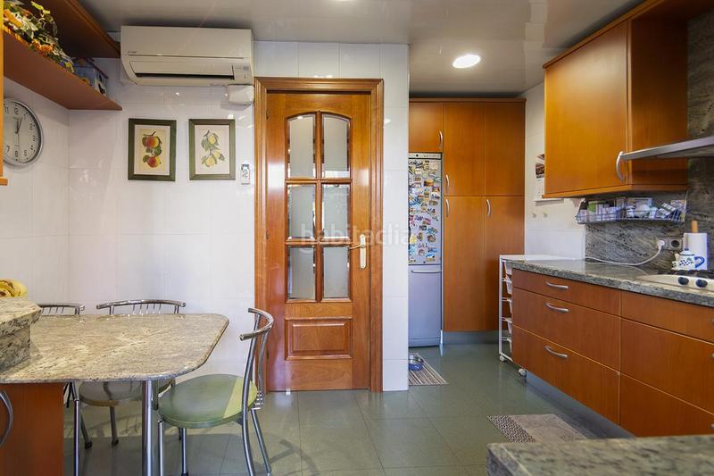 Foto aba5be7b-f536-452e-b603-4d51f57537dc. Casa amb calefacció aparcament a Sant Andreu de Palomar Barcelona