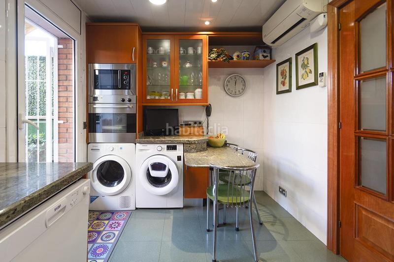 Foto bdeca342-5258-499f-9e58-5dafc33c62e1. Casa amb calefacció aparcament a Sant Andreu de Palomar Barcelona