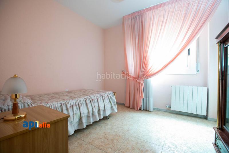 Foto 025edc22-06f2-4142-8d79-5d77f2f8a9ef. Flat with heating parking in El Gall Esplugues de Llobregat