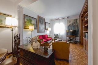 Pis  Carrer d'enric granados. Vivienda de 138m2 y 4 dormitorios