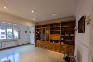 Appartamento  Carrer del torrent de l'olla. Piso en gracia. con 4 dormitorios.