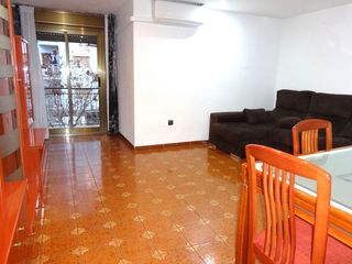 Pis  Avinguda dels banús. Bonito piso de 77m2 con balcon