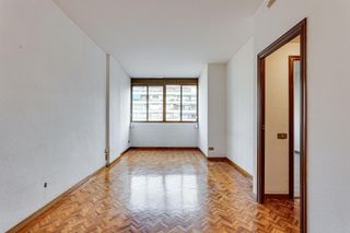 Pis  Carrer de la marina. Piso cerca de la sagrada familia.