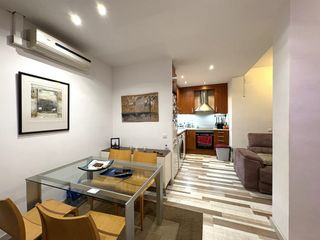 Piso  Carrer de fígols. Planta baja de 85m2. entrada independiente.