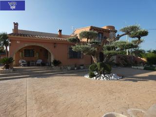 Chalet en Ampolla (L´). Espectacular villa en ampolla