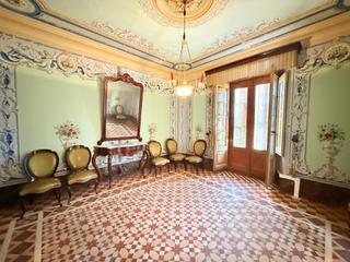 Haus in Centre. Espectacular casa del siglo xix, con jardín interior de 80m2.