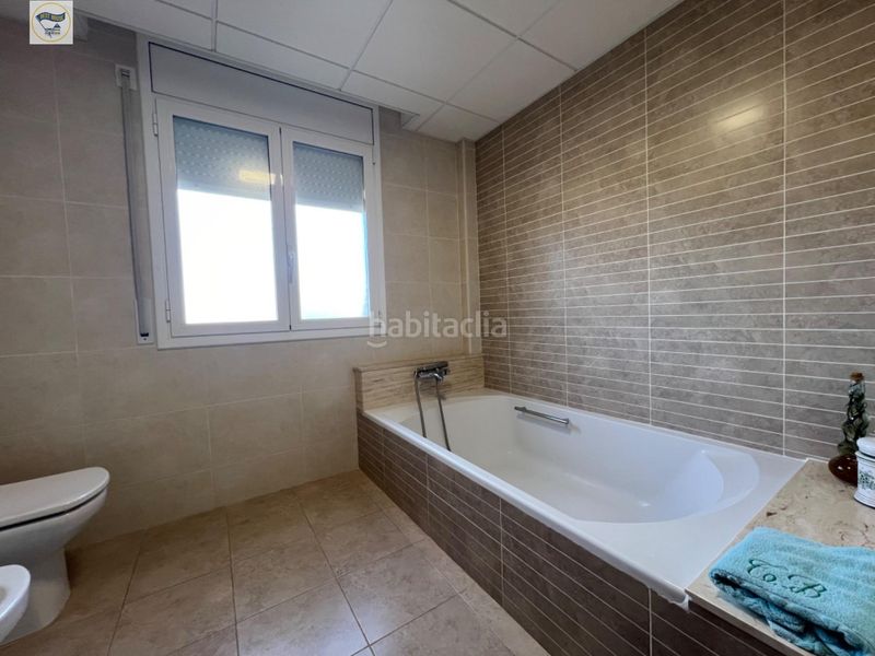 Foto 85954ba6-89fc-4f38-8a48-bf4b656c76e1. Xalet amb calefacció aparcament piscina a Roquetes