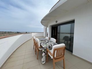 Penthouse in Nord. Impresionante ático de dos habitaciones y parking