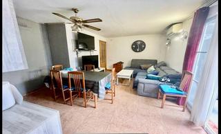 Haus in Centre. Casa céntrica con almacén, terraza y espacio para toda la famili