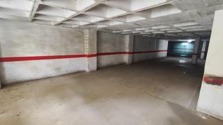 Aparcament cotxe a Centre. Parking en el centro