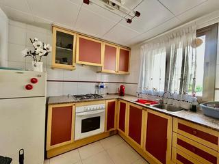 Pis a Avinguda Catalunya. Amplio entresuelo de 3 habitaciones y 2 baños