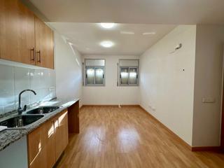 Location Rez-de-chaussée à Zona Hospital. Piso en alquiler  planta baja de 2 habitaciones por 450mes