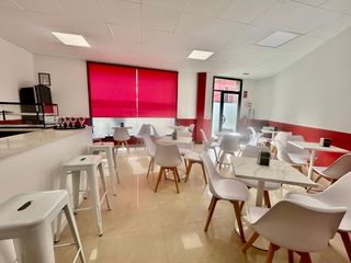 Traspàs Local Comercial a Centre. Se traspasa bar en pleno funcionamiento