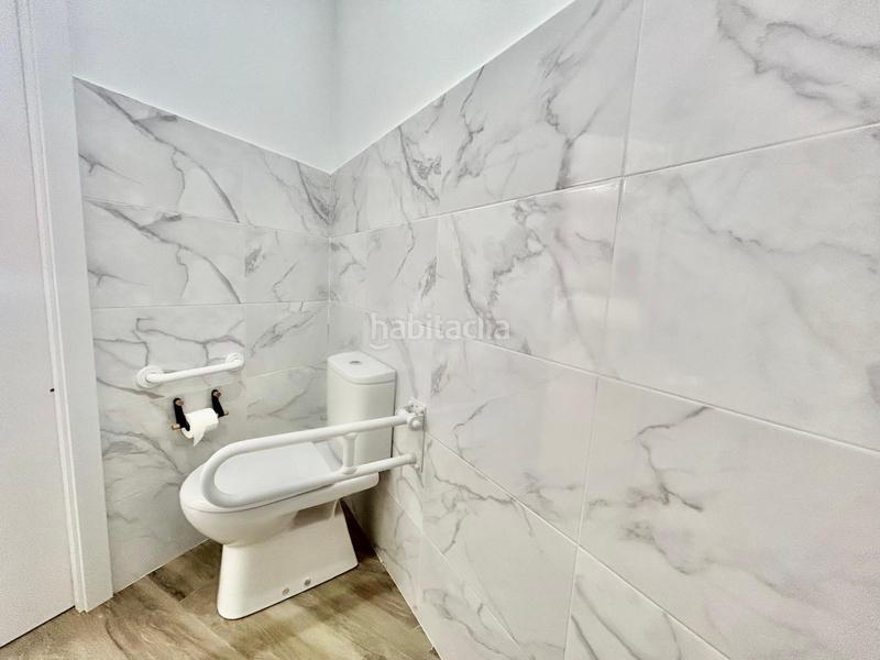 Foto be698645-5f4c-4323-9942-06c7eae6b829. Traspaso local comercial se traspasa bar en pleno funcionamiento en La Ràpita