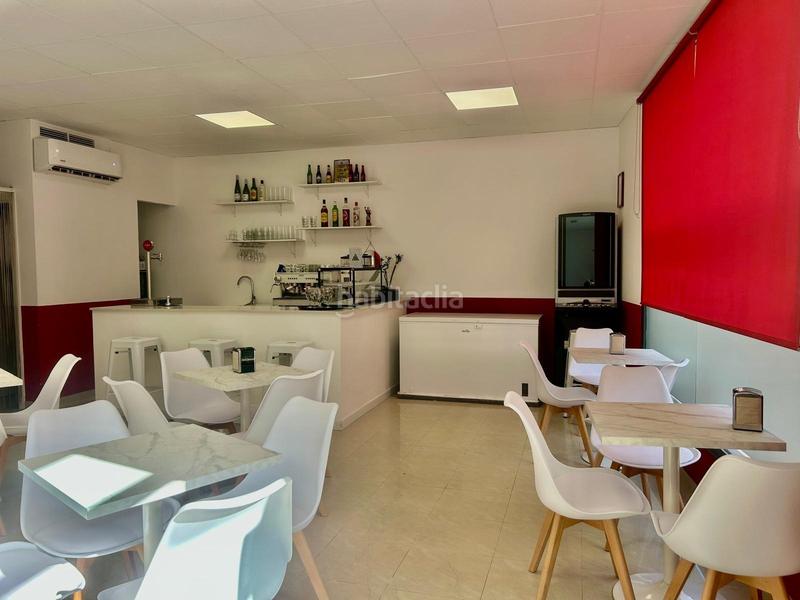 Foto f2deb6d6-850c-4b49-9b7b-e147f1bd74d8. Traspaso local comercial se traspasa bar en pleno funcionamiento en La Ràpita