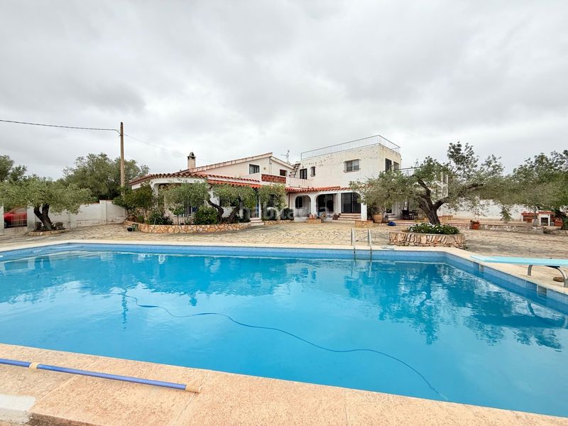 Foto ea45f024-86a6-48ce-9fa8-9ee26d70f481. Xalet amb aparcament piscina a Ampolla (L´)