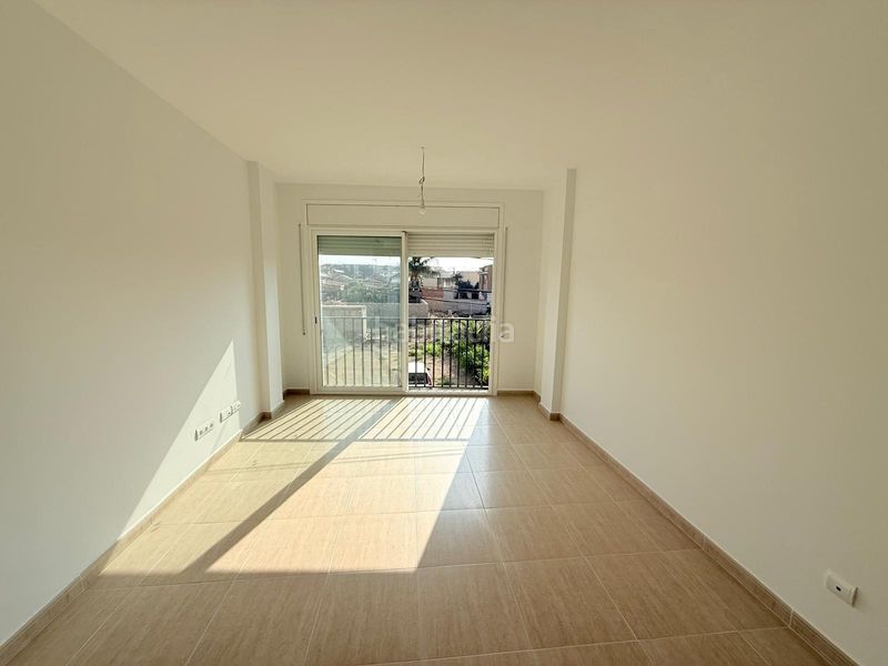 Foto 4d3ba153-d204-46d4-9900-b890bafc681e. Apartament amb aparcament a Deltebre