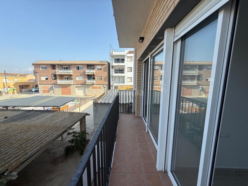 Foto d3e4f8f7-fca9-4a99-a7a3-b17ece6e77bc. Apartament amb aparcament a Deltebre