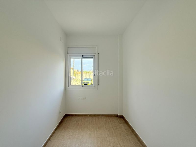 Foto a7b7adcf-1dd8-4b2e-b2c5-b1575e1ac062. Pis amb aparcament a Deltebre