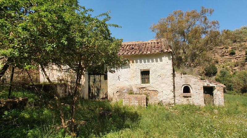 Foto b3c2578a-5d97-4dd9-8b59-9ac087a8bdd2. Masía cortijo rústico con potencial en alegría de la huerta- jardín de Málaga Málaga