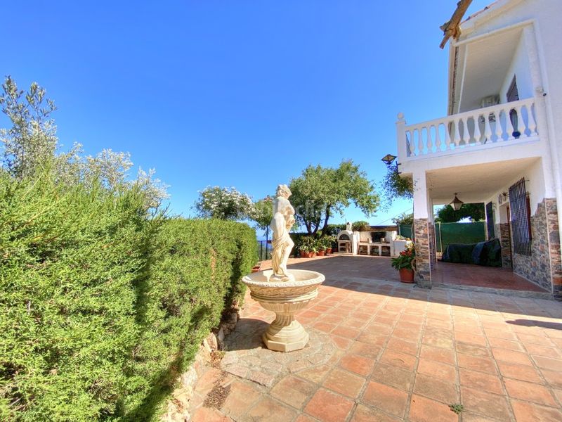 Foto bbbea5cb-efaa-4117-a16c-12e755349243. Masia amb piscina a Moclinejo