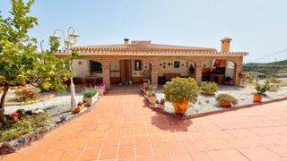 Chalet en Benajarafe. Exclusiva villa con vistas al mar en benajarafe