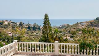 Chalet à Benajarafe. Exclusiva villa con vistas al mar en benajarafe