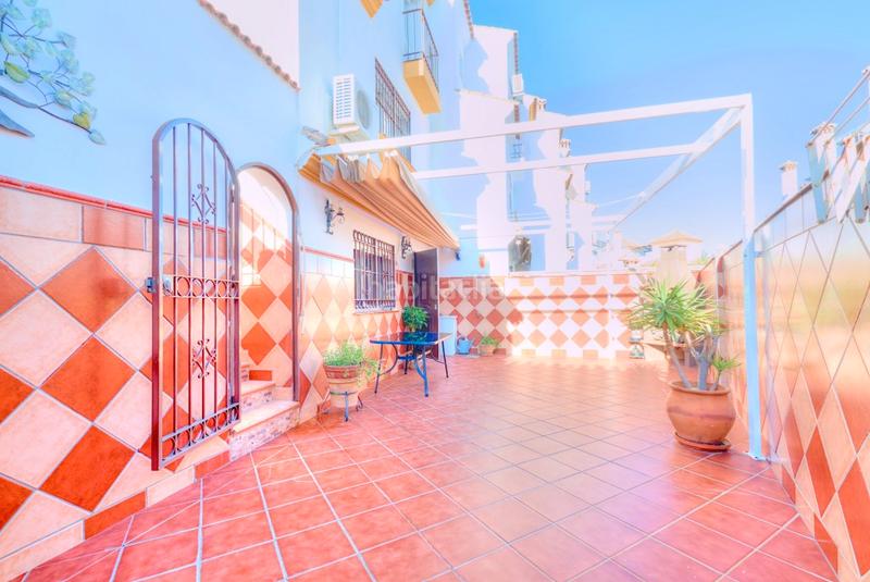 Foto 1ad348ac-0f35-4fdf-aa80-144a5a5ec053. Chalet avec parking piscine dans El Tomillar Torre del Mar