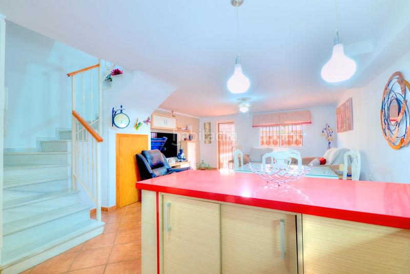 Foto 6988b9ff-994e-43f3-ba28-f85f02526def. Chalet avec parking piscine dans El Tomillar Torre del Mar