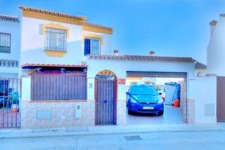 Chalet à El Tomillar. Pareado en torre del mar