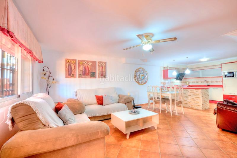 Foto ad723c6c-25f3-49ed-9236-d2a1d70381a1. Chalet avec parking piscine dans El Tomillar Torre del Mar