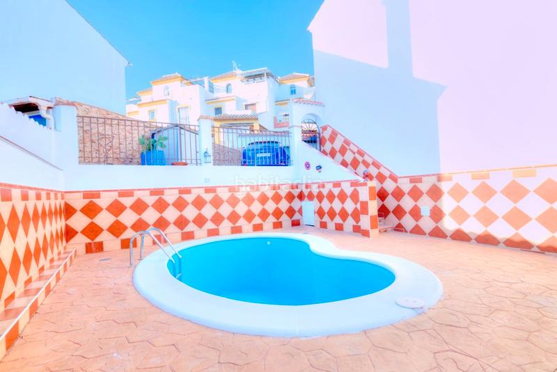 Foto af187c3d-fa36-4ed2-a595-5f992a390f17. Chalet avec parking piscine dans El Tomillar Torre del Mar