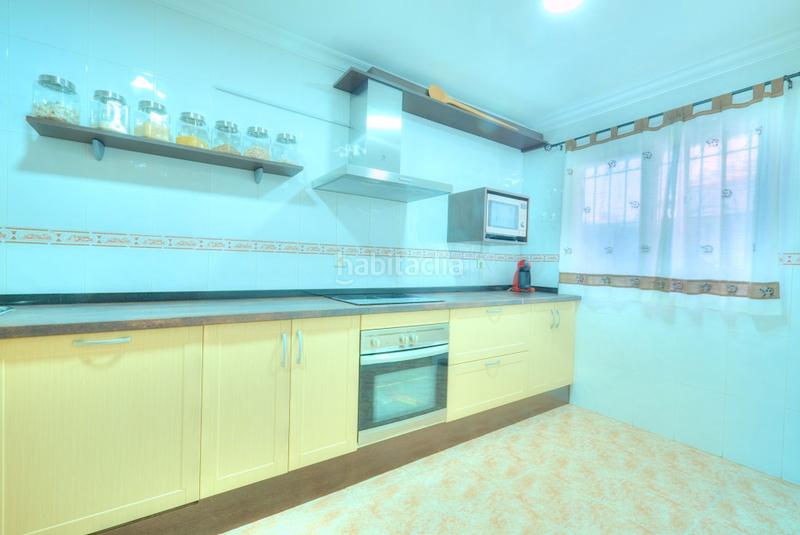 Foto bea475a8-1594-423a-8da2-79d7da2a5333. Chalet avec parking piscine dans El Tomillar Torre del Mar