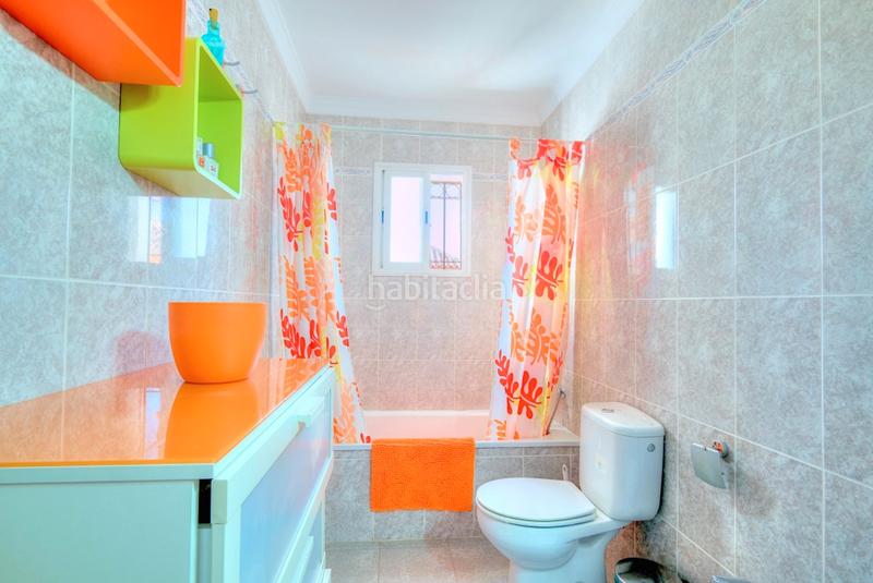 Foto c0f79844-b276-4003-9960-0e2731353c25. Chalet avec parking piscine dans El Tomillar Torre del Mar