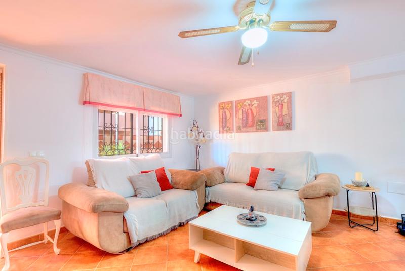 Foto d7ea7948-190b-43d5-ae21-5f387086e0eb. Chalet avec parking piscine dans El Tomillar Torre del Mar