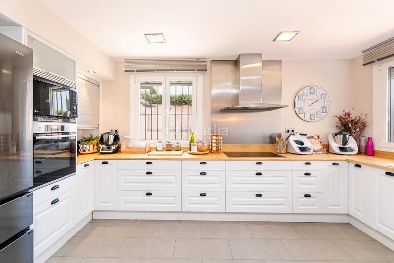 Foto f7eac422-6b6f-4418-92c0-a598b4776f11. Chalet exclusivo chalet independiente en Centro Alhaurín de la Torre