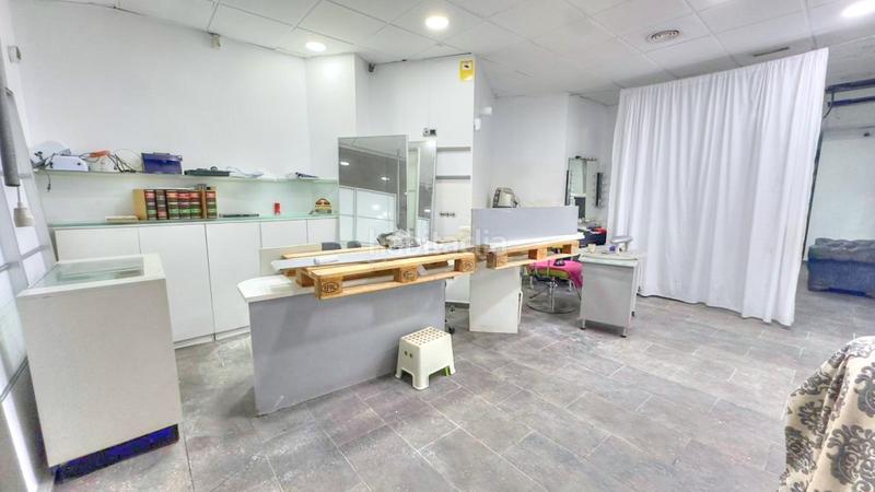 Foto a6155eea-315e-41ed-8833-cf46e4d86a4f. Alquiler local comercial oportunidad única de alquiler de local comercial en camino suárez en Málaga