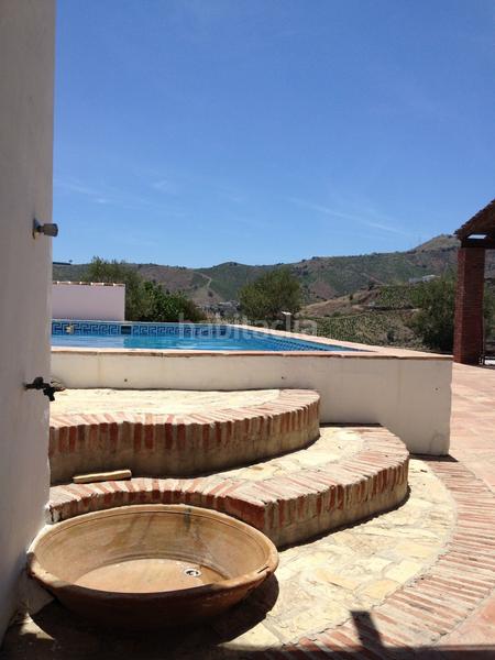 Foto aa9f6770-90f5-400a-a941-6d249923f794. Masía encantadora casa de campo con piscina e impresionantes vistas cerca de moclinejo y en Almáchar