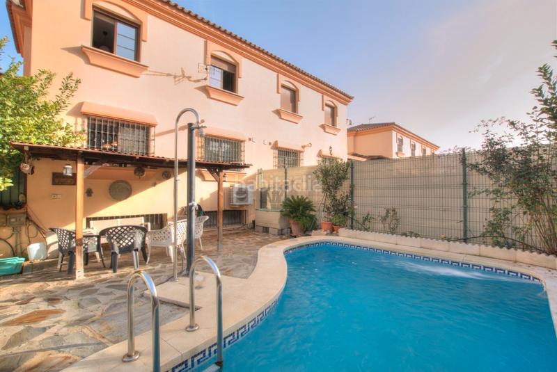 Foto a3951490-a761-4fe3-aa2c-5870a8005457. Chalet casa pareada con piscina en Centro Alhaurín de la Torre