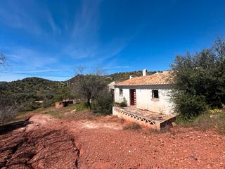 Masia a Almogía. Propiedad con gran potencial  proyecto de reforma