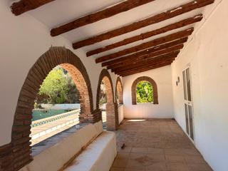 Mas à Colmenar. Villa rústica de 4 dormitorios con piscina y vistas a la montaña